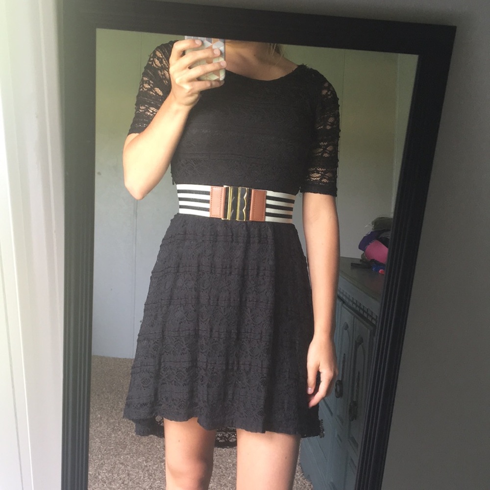 📦2/$20 Black lace high low dress